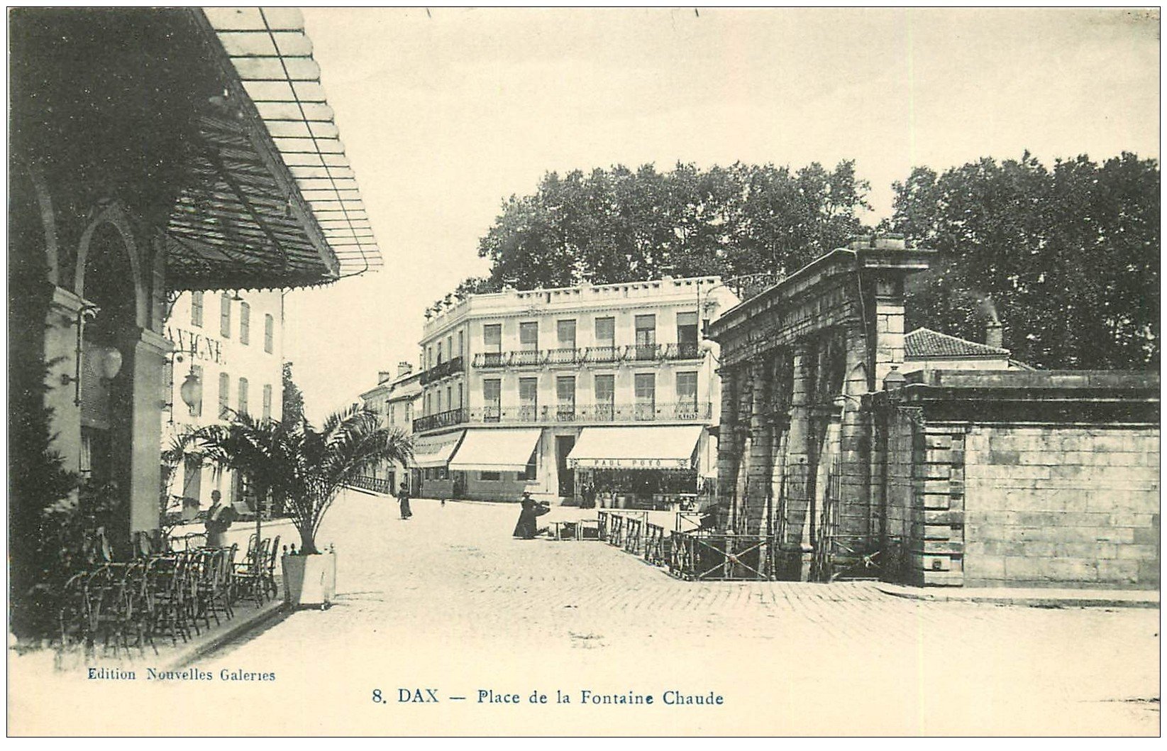 carte postale ancienne 40 DAX. Place Fontaine Chaude
