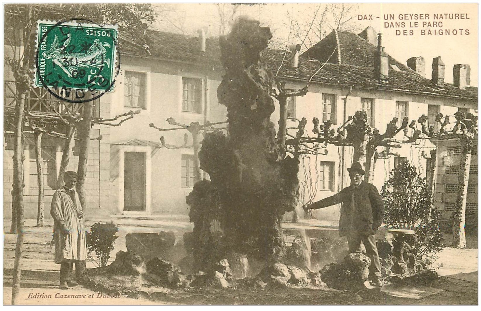 carte postale ancienne 40 DAX. Un Geyser Naturel dans le Parc 1909