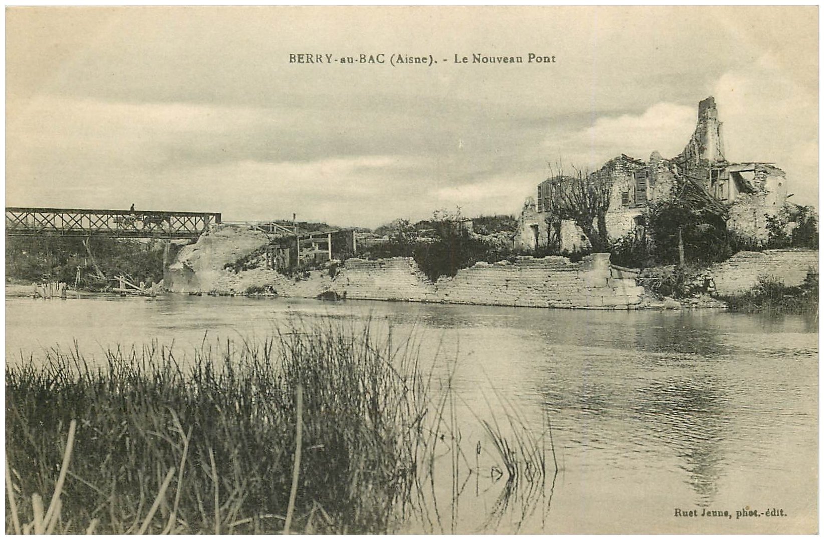 carte postale ancienne 02 BERRY-AU-BAC. Le Nouveau Pont