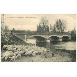 carte postale ancienne 27 ACQUIGNY. Pont et Troupeau de Moutons