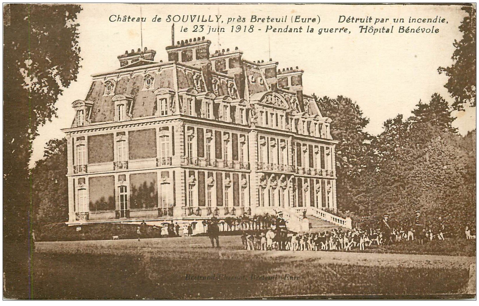 carte postale ancienne 27 BEMECOURT. Château Souvilly 1929 Meute de Chiens pour Chasse à Courre