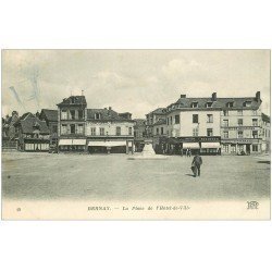 carte postale ancienne 27 BERNAY. Place Hôtel de Ville Hôtel de Bourgogne Papeterie...