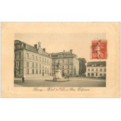 carte postale ancienne 27 BERNAY. Place Hôtel de Ville Hôtel et Sous Préfecture 1911 Café Lamare