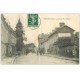 carte postale ancienne 27 BEUZEVILLE. Cyclistes Route de Pont-Audemer 1912. Pli transversal