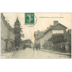 carte postale ancienne 27 BEUZEVILLE. Cyclistes Route de Pont-Audemer 1912. Pli transversal