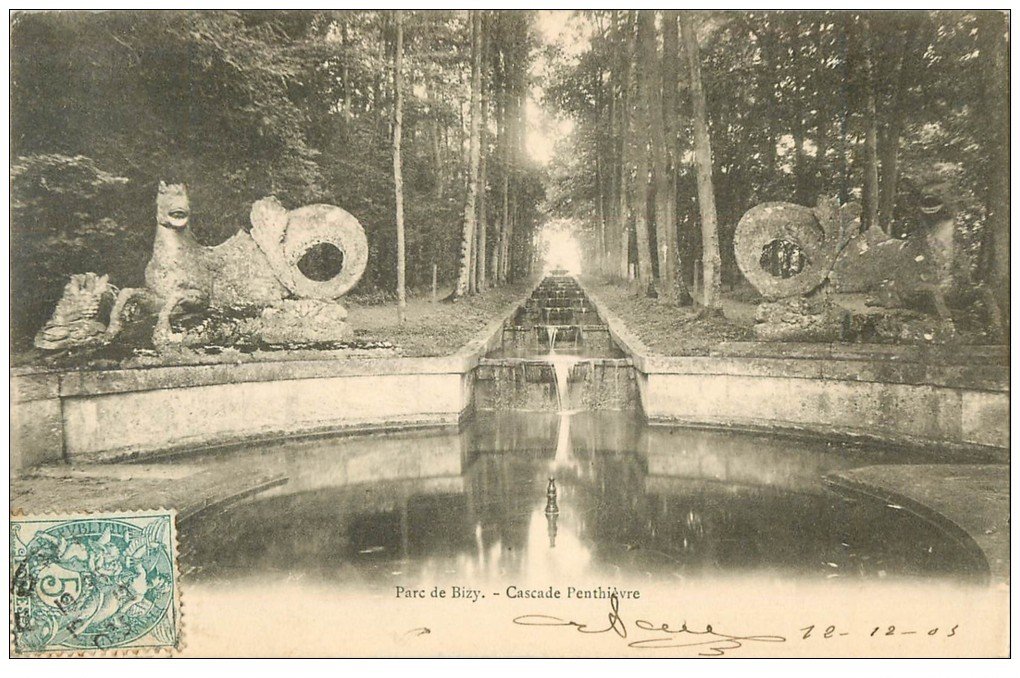 carte postale ancienne 27 BIZY. Cascade Penthièvre au Parc 1903