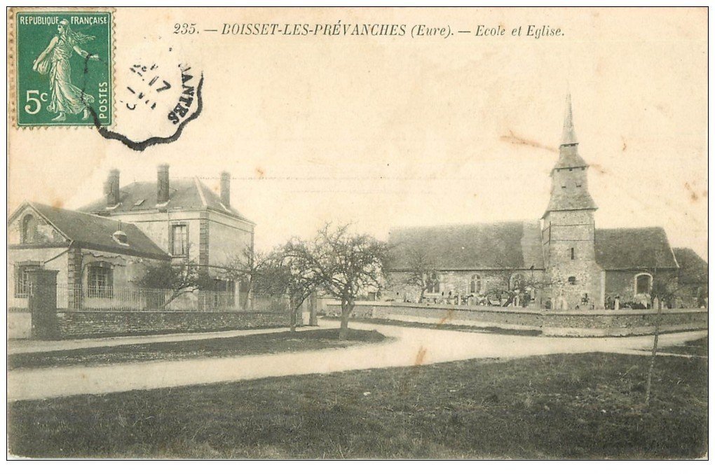 carte postale ancienne 27 BOISSET-LES-PREVANCHES. Ecole et Eglise 1908