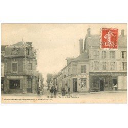 carte postale ancienne 27 BRETEUIL. Rue Gambetta 1910 Bourrelerie Graineterie