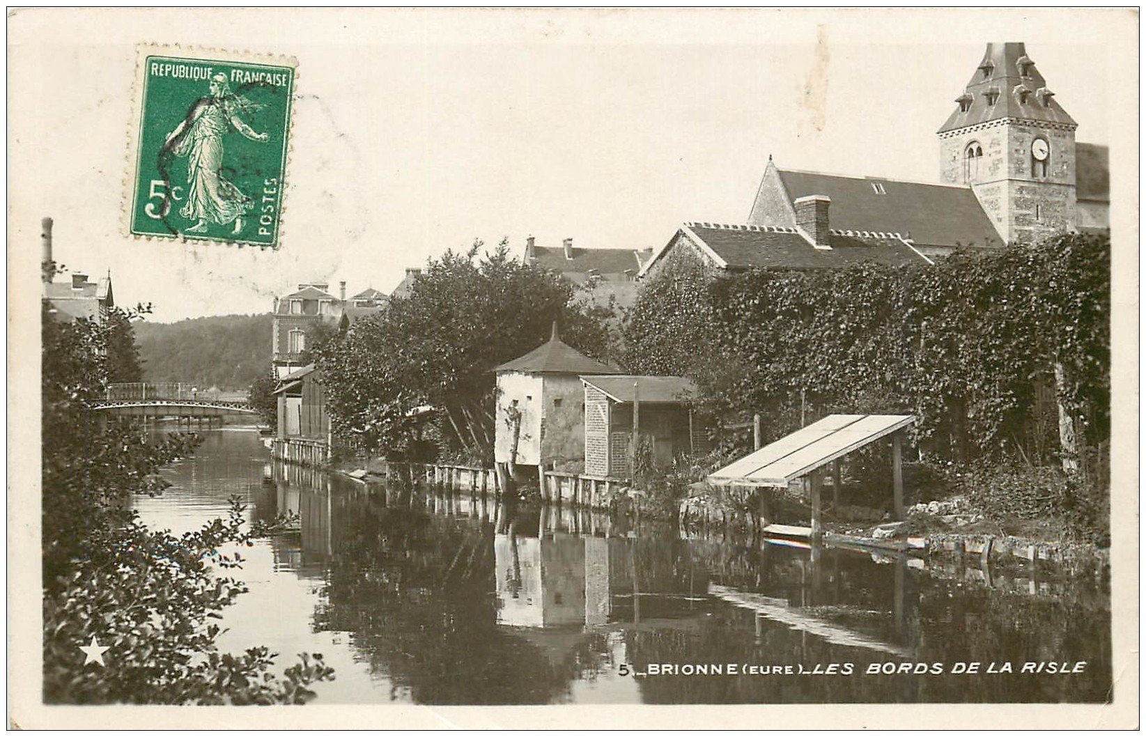 carte postale ancienne 27 BRIONNE. Bords de la Risle 1909. Carte Photo émaillographie