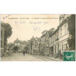 carte postale ancienne 27 BROGLIE. Anciennes Maisons 1910. Ecrite au Château de Broglie
