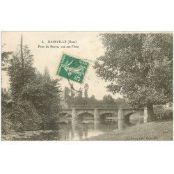 carte postale ancienne 27 DAMVILLE. Pont de Pierre sur l'Iton 1913