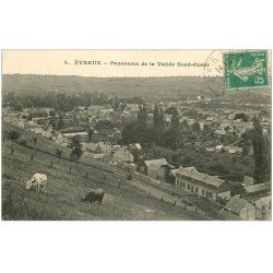 carte postale ancienne 27 EVREUX. Vaches et panorama de la Vallée 1911