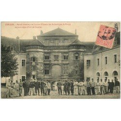 carte postale ancienne 27 GAILLON. Militaire Caserne d'Infanterie ancien Château 1907