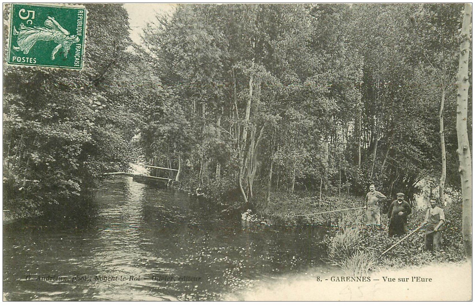 carte postale ancienne 27 GARENNES. Pêcheurs sur l'Eure 1909