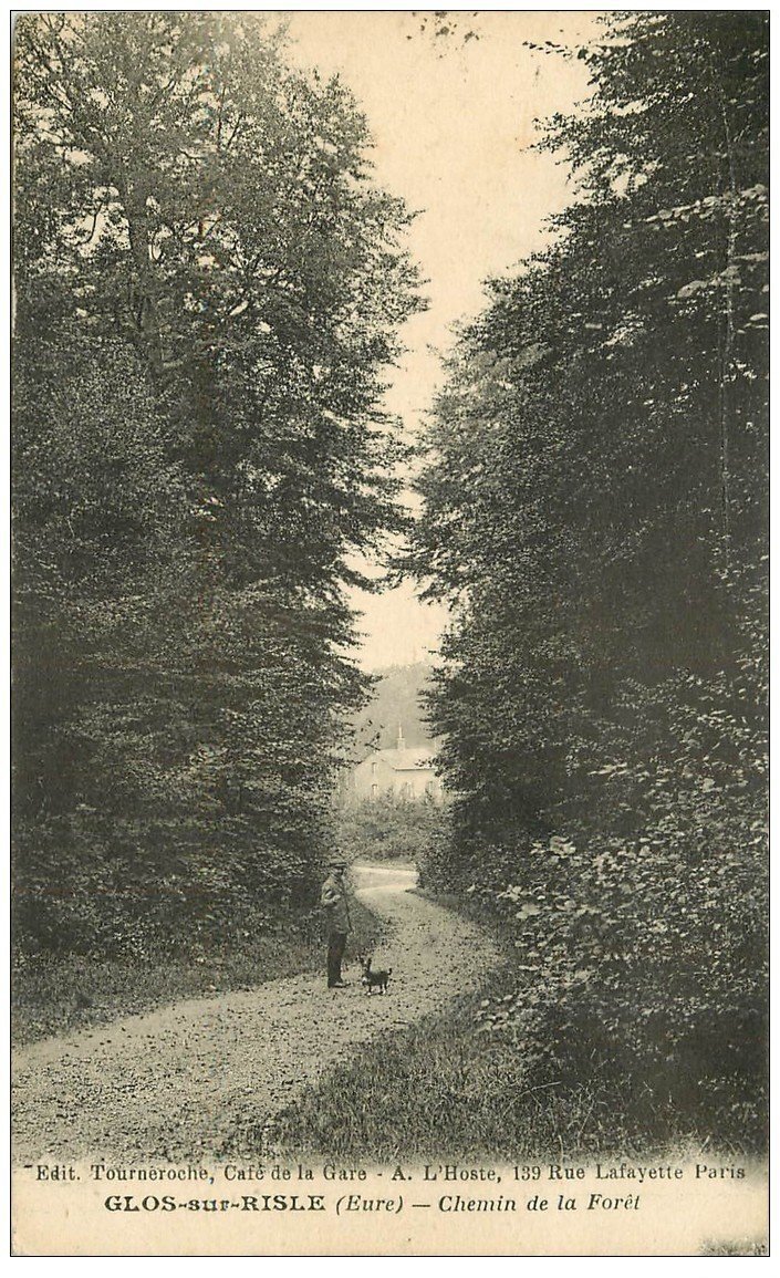 carte postale ancienne 27 GLOS-SUR-RISLE. Chemin de la Forêt promeneur et son Chien 1924