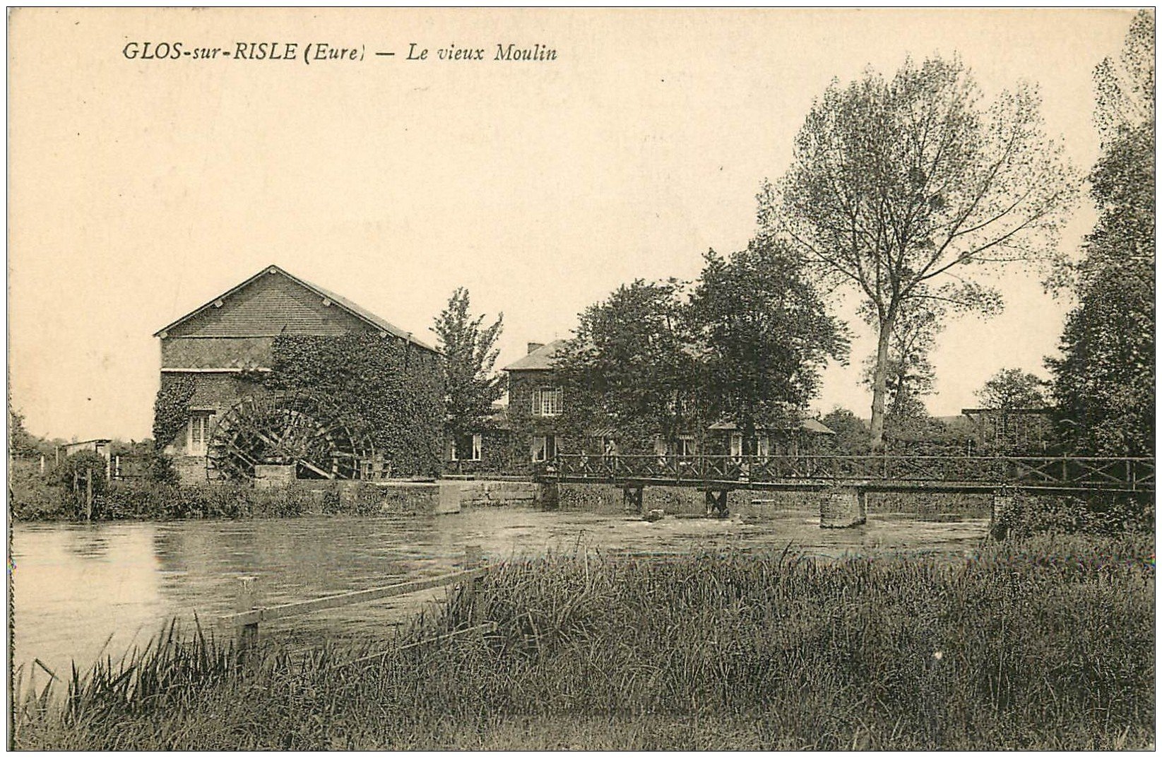 carte postale ancienne 27 GLOS-SUR-RISLE. Le Vieux Moulin 1939