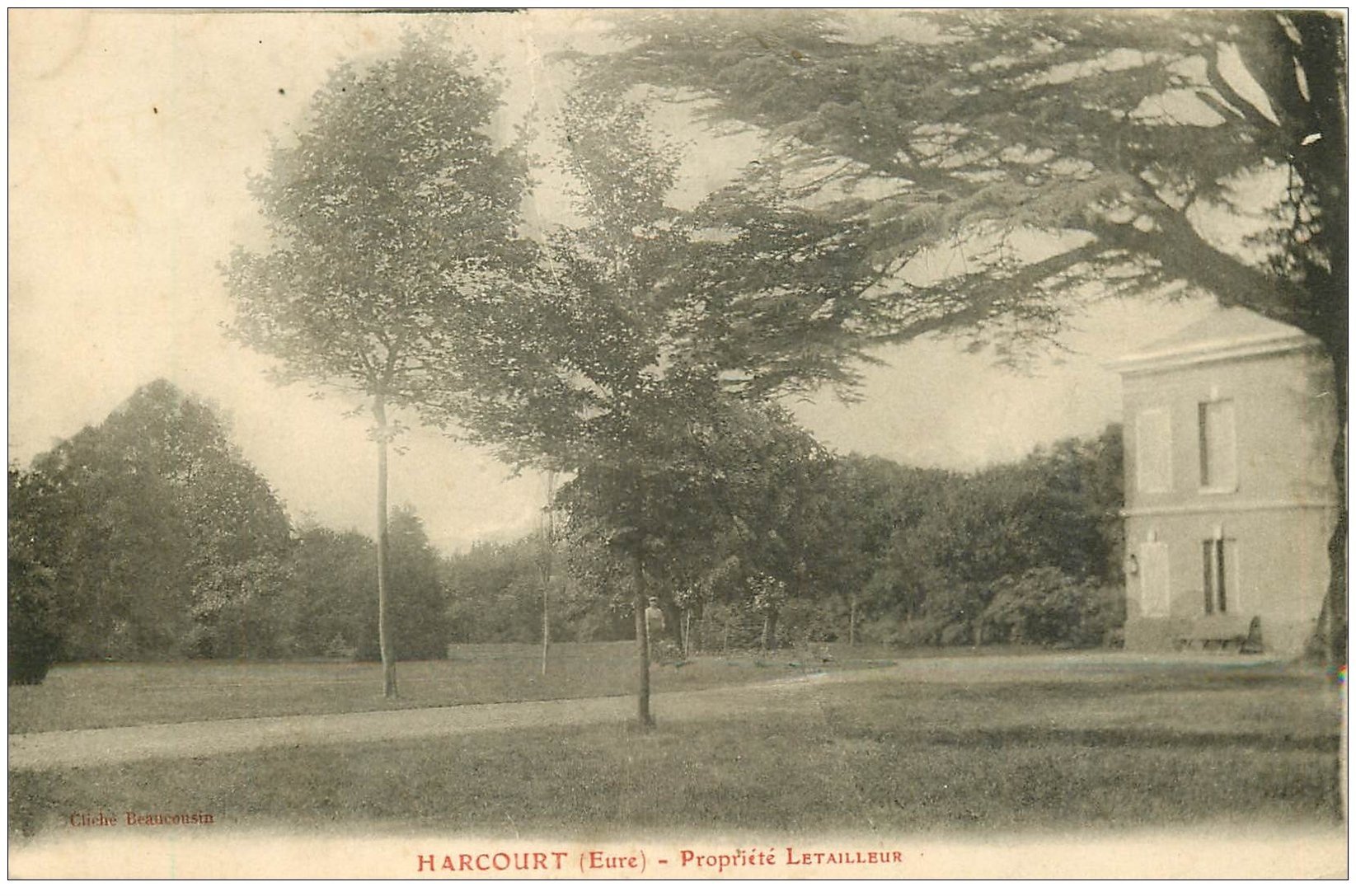 carte postale ancienne 27 HARCOURT. Propriété Letailleur avec Jardinier