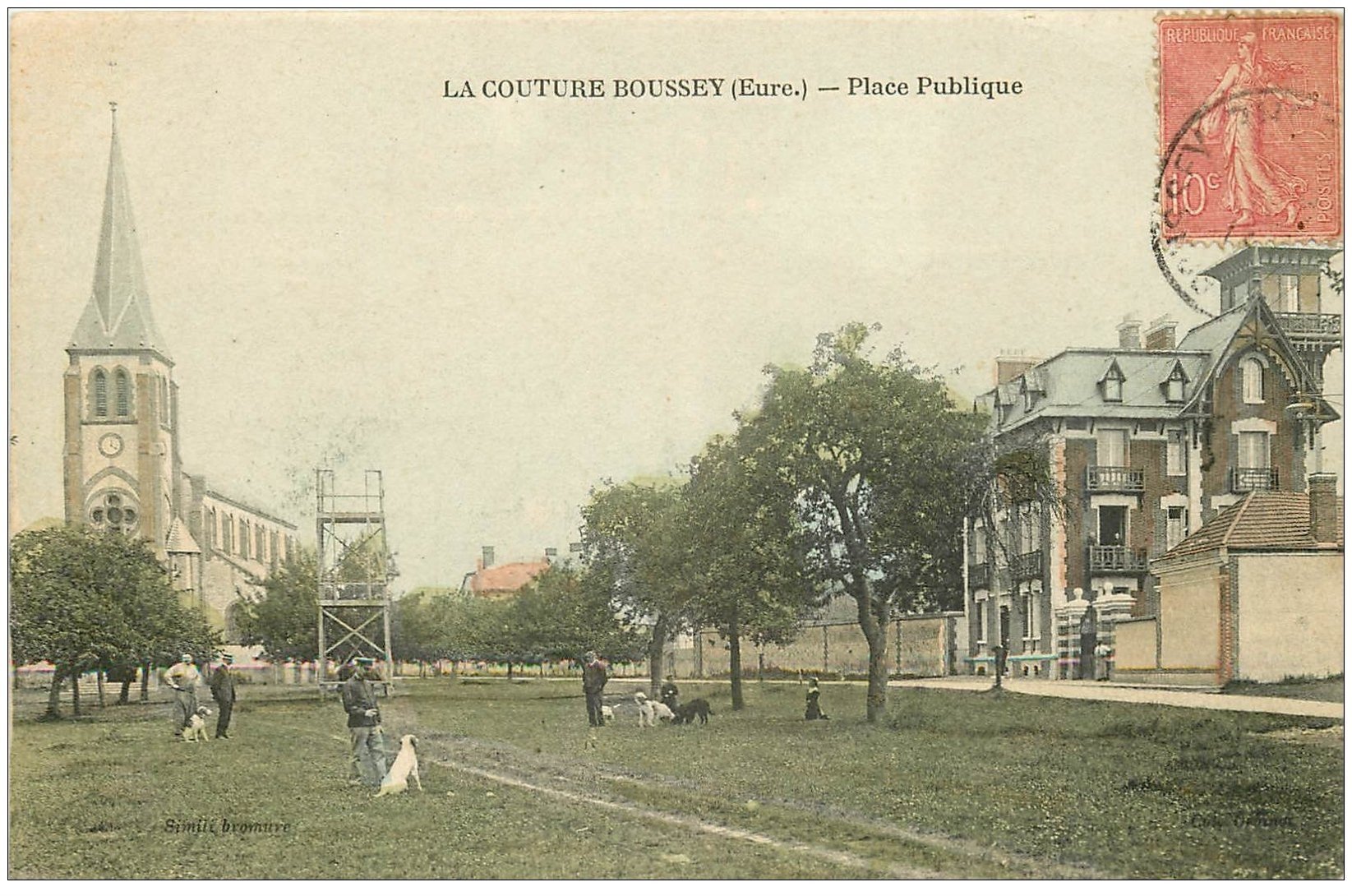 27 LA COUTURE BOUSSEY. Place Publique avec Dresseurs de Chiens