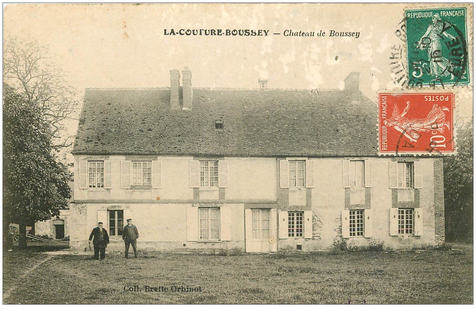 carte postale ancienne 27 LA COUTURE-BOUSSEY. Château 1910 animation. Quelques grattages...