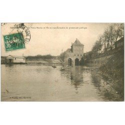 carte postale ancienne 08 CHARLEVILLE MEZIERES. Canoistes Vieux Moulin 1919