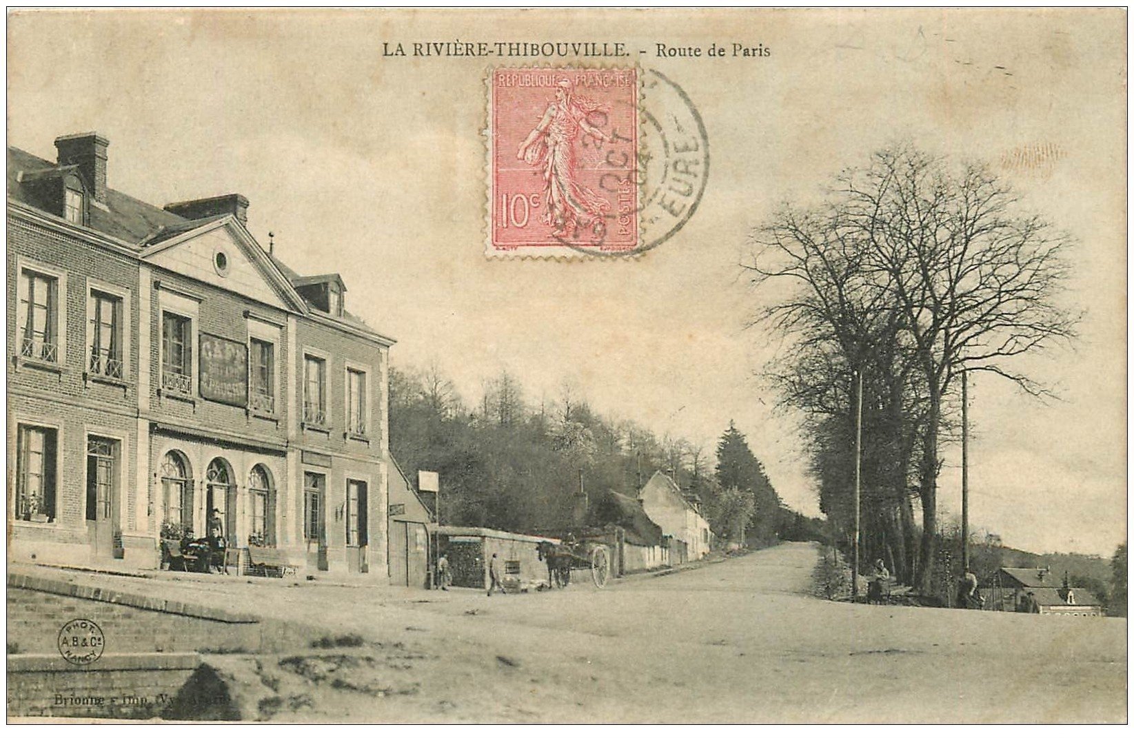 carte postale ancienne 27 LA RIVIERE-THIBOUVILLE. Route de Paris 1904 Café Billard Pruche