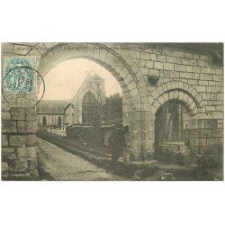 carte postale ancienne 27 LA SAUSSAYE. Porte Chanoines Eglise 1907