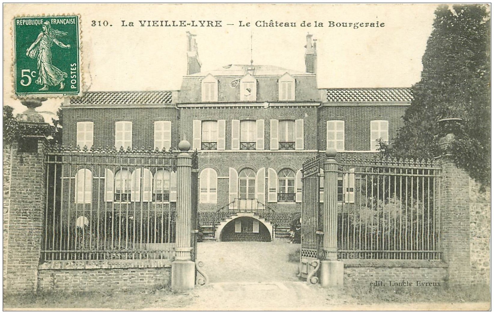 carte postale ancienne 27 LA VIEILLE-LYRE. Château de la Bourgeraie 1909