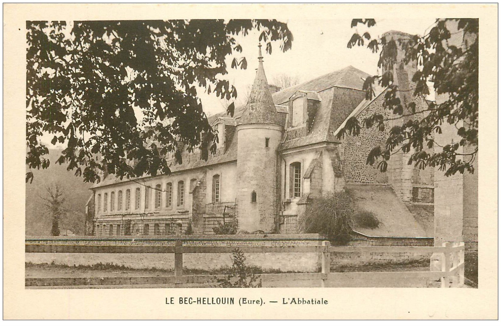 carte postale ancienne 27 LE BEC-HELLOUIN. Abbaye Abbatiale