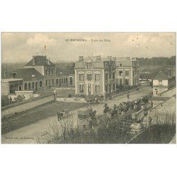 carte postale ancienne 27 LE NEUBOURG. Ecole de Filles 1918 et Marché au Bétail