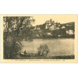 carte postale ancienne 27 LES ANDELYS. Château Gaillard vue du Port-Morin avec Pêcheur à la ligne