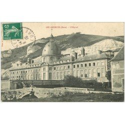 carte postale ancienne 27 LES ANDELYS. Hôpital et Voiture décapotable 1910 animation