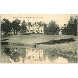 carte postale ancienne 27 LIVET-SUR-AUTHOU. Le Château 1911. petite restauration coin droit