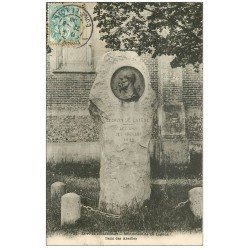 carte postale ancienne 27 LOUYE. Monument Layens ami des Abeilles 1906