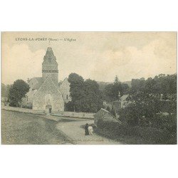 carte postale ancienne 27 LYONS-LA-FORET. Femme sur Chemin de l'Eglise