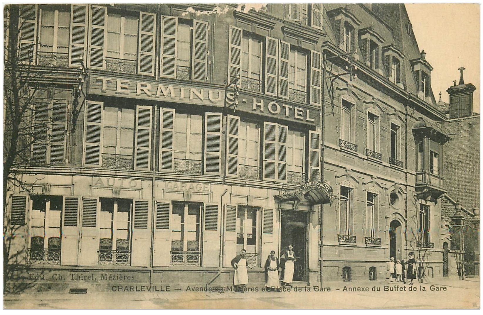 carte postale ancienne 08 CHARLEVILLE. Terminus Hôtel Avenue Mézières Place de la Gare. Buffet de la Gare