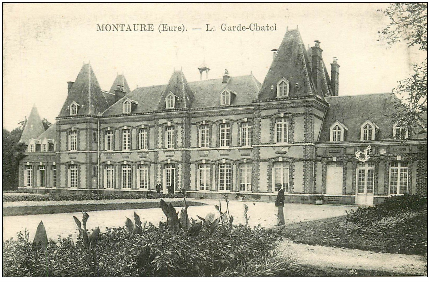carte postale ancienne 27 MONTAURE. Le Garde-Chatel animation