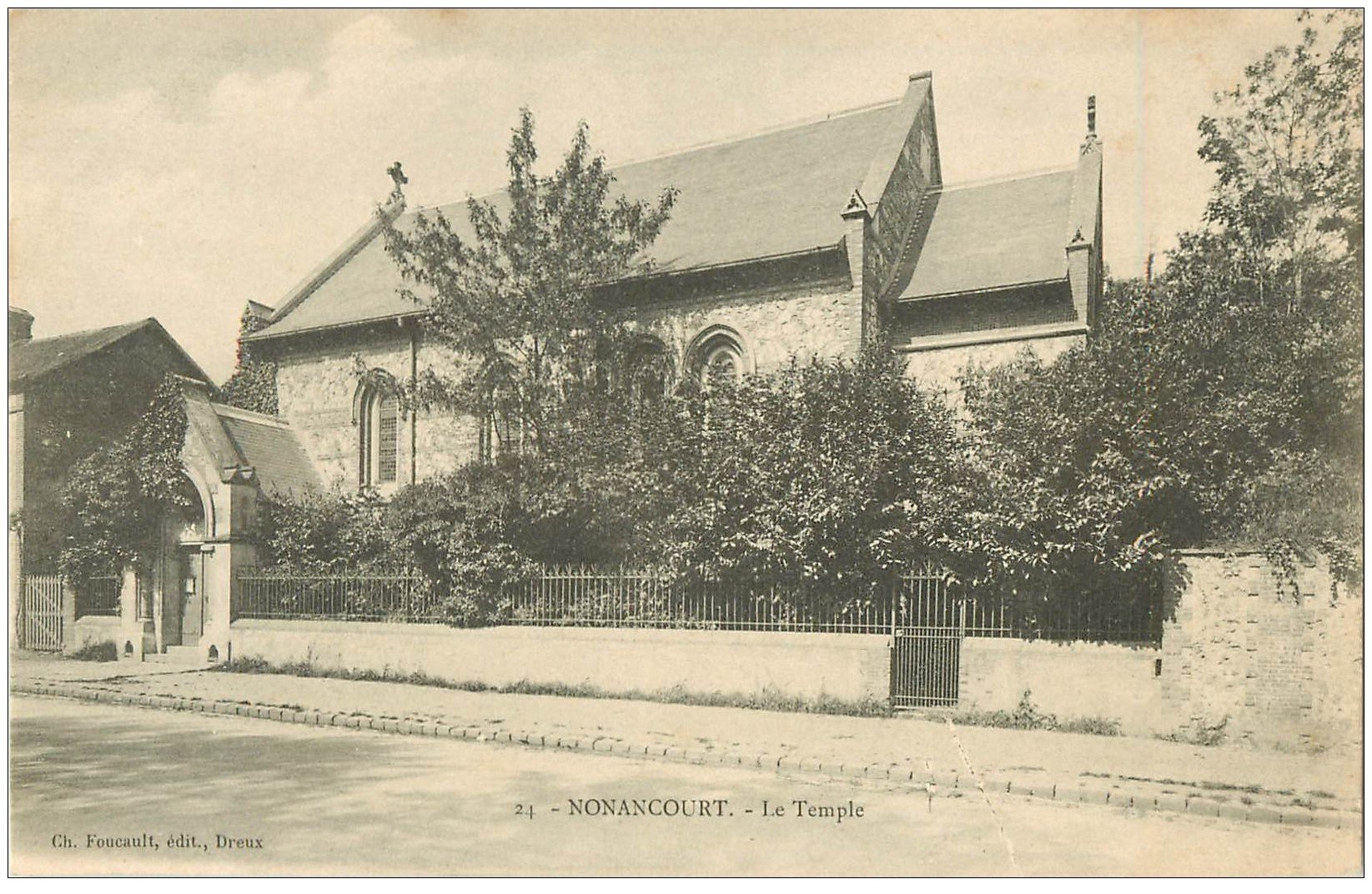 carte postale ancienne 27 NONANCOURT. Le Temple