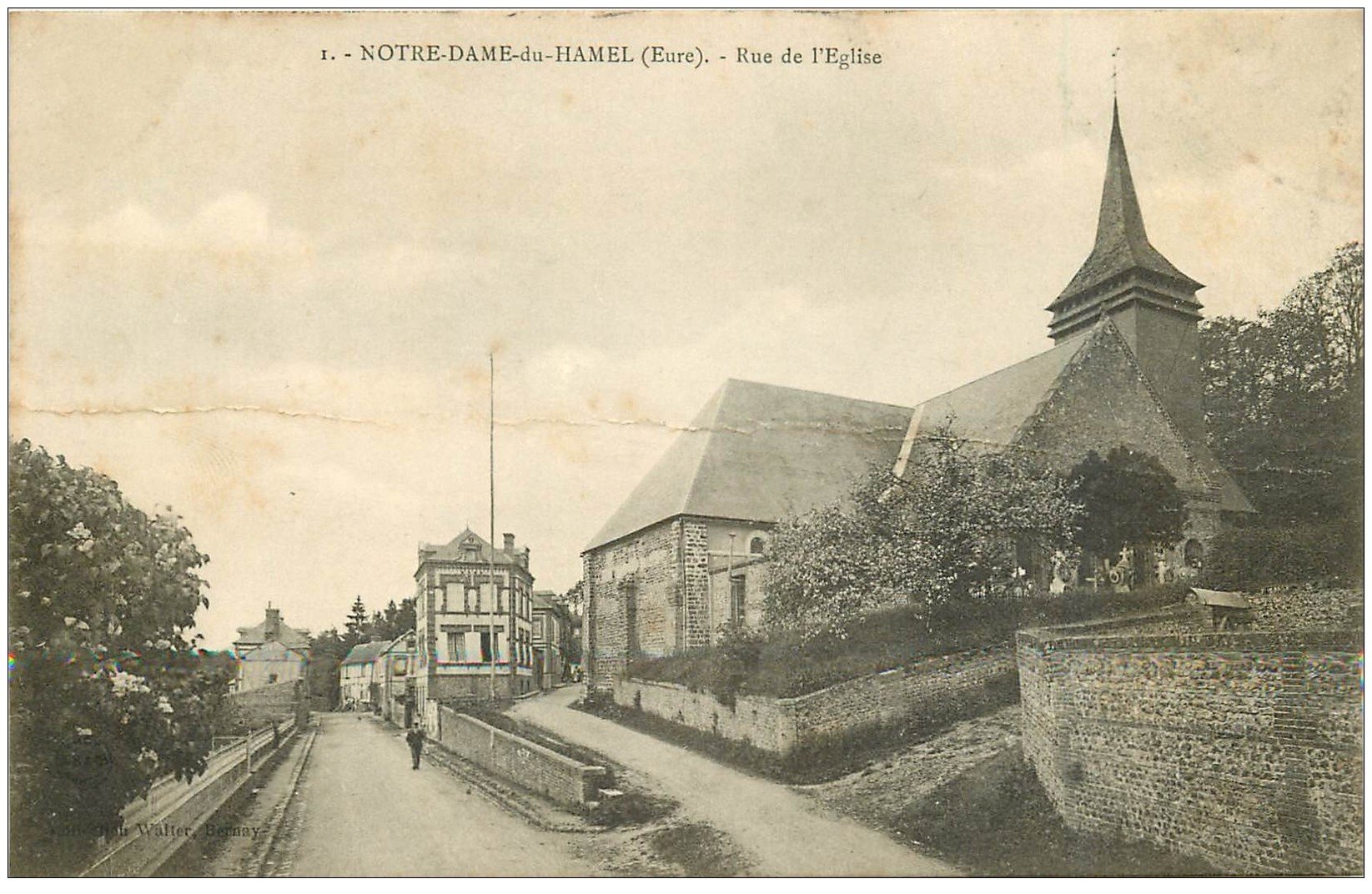 carte postale ancienne 27 NOTRE-DAME-DU-HAMEL. Rue de l'Eglise 1904