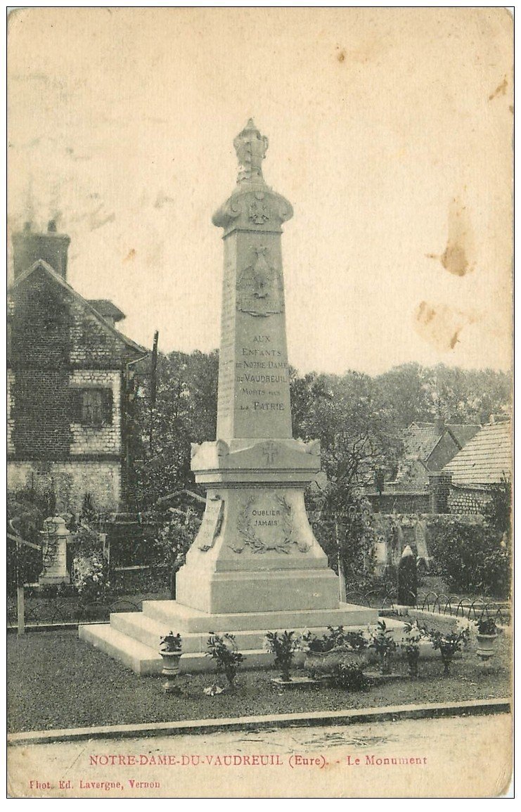 carte postale ancienne 27 NOTRE-DAME-DU-VAUDREUIL. Monument aux Morts