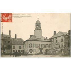 carte postale ancienne 08 DONCHERY. Soldats allemands Hôtel de Ville 1906. Hôtel Café Courtois