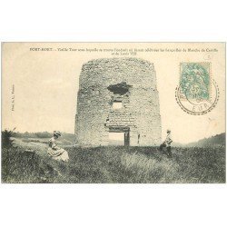 carte postale ancienne 27 PORT-MORT. Vieille Tour 1906 bella animation