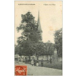carte postale ancienne 27 SAINT-JULIEN-DE-LA-LIEGUE. Eglise et Place 1907. Pour Millet à la Folie Vernouillet
