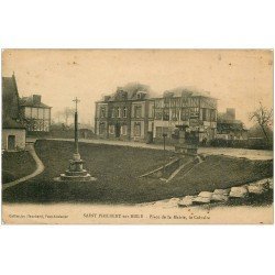 carte postale ancienne 27 SAINT-PHILBERT-SUR-RISLE. Calvaire Place Mairie 1924