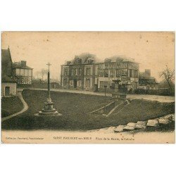 carte postale ancienne 27 SAINT-PHILBERT-SUR-RISLE. Calvaire Place Mairie 1924