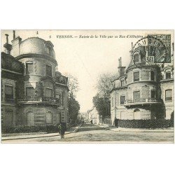 carte postale ancienne 27 VERNON. Rue Albuféra entrée 1931