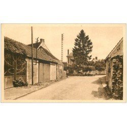 carte postale ancienne 27 VILLIERS-EN-DESOEUVRE. Voiture Route de Paris