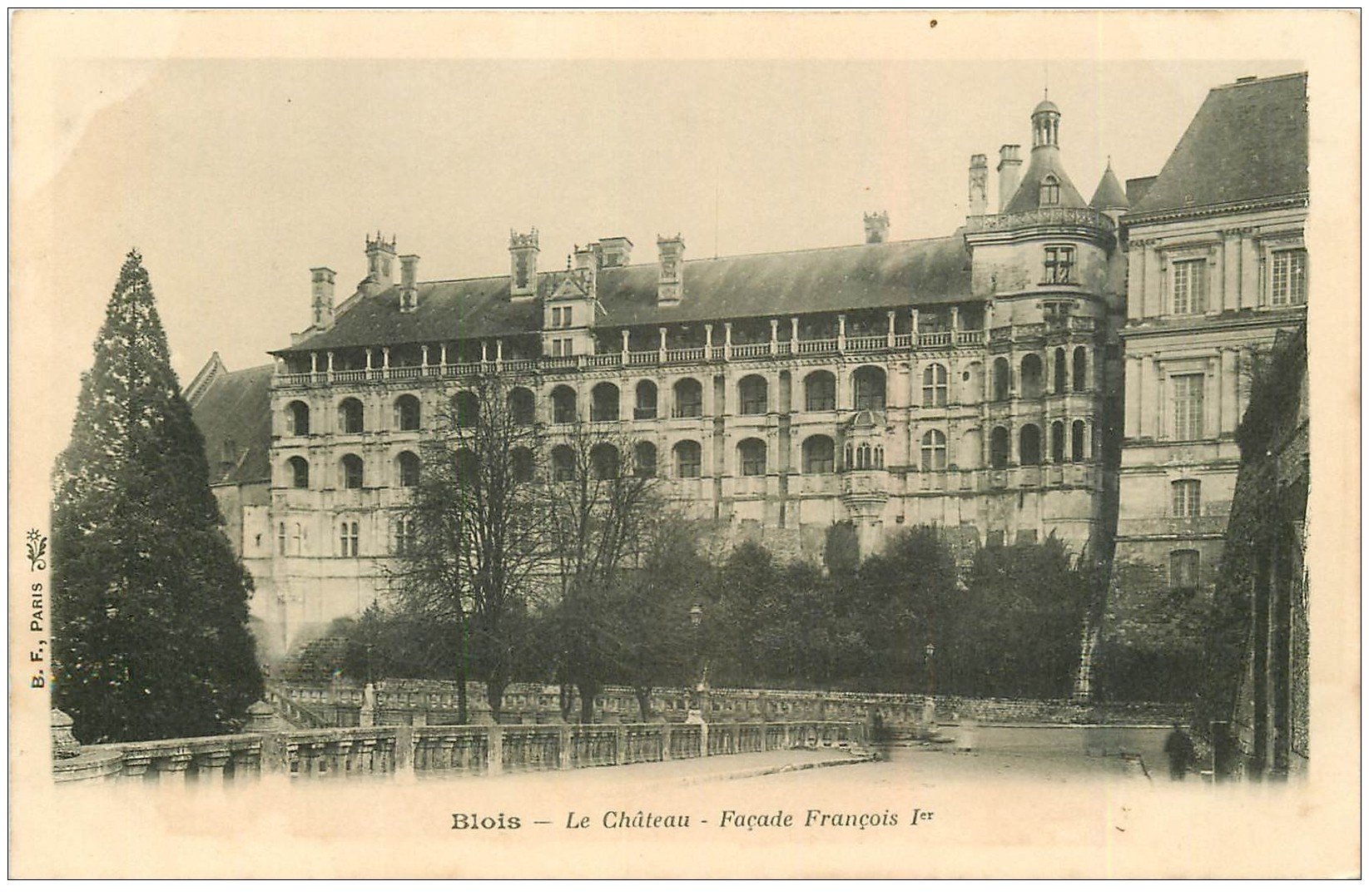 carte postale ancienne 41 BLOIS. Château. Façade François I° vers 1900. Vierge