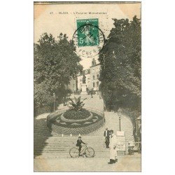 carte postale ancienne 41 BLOIS. Cycliste Escalier Monumental 1910