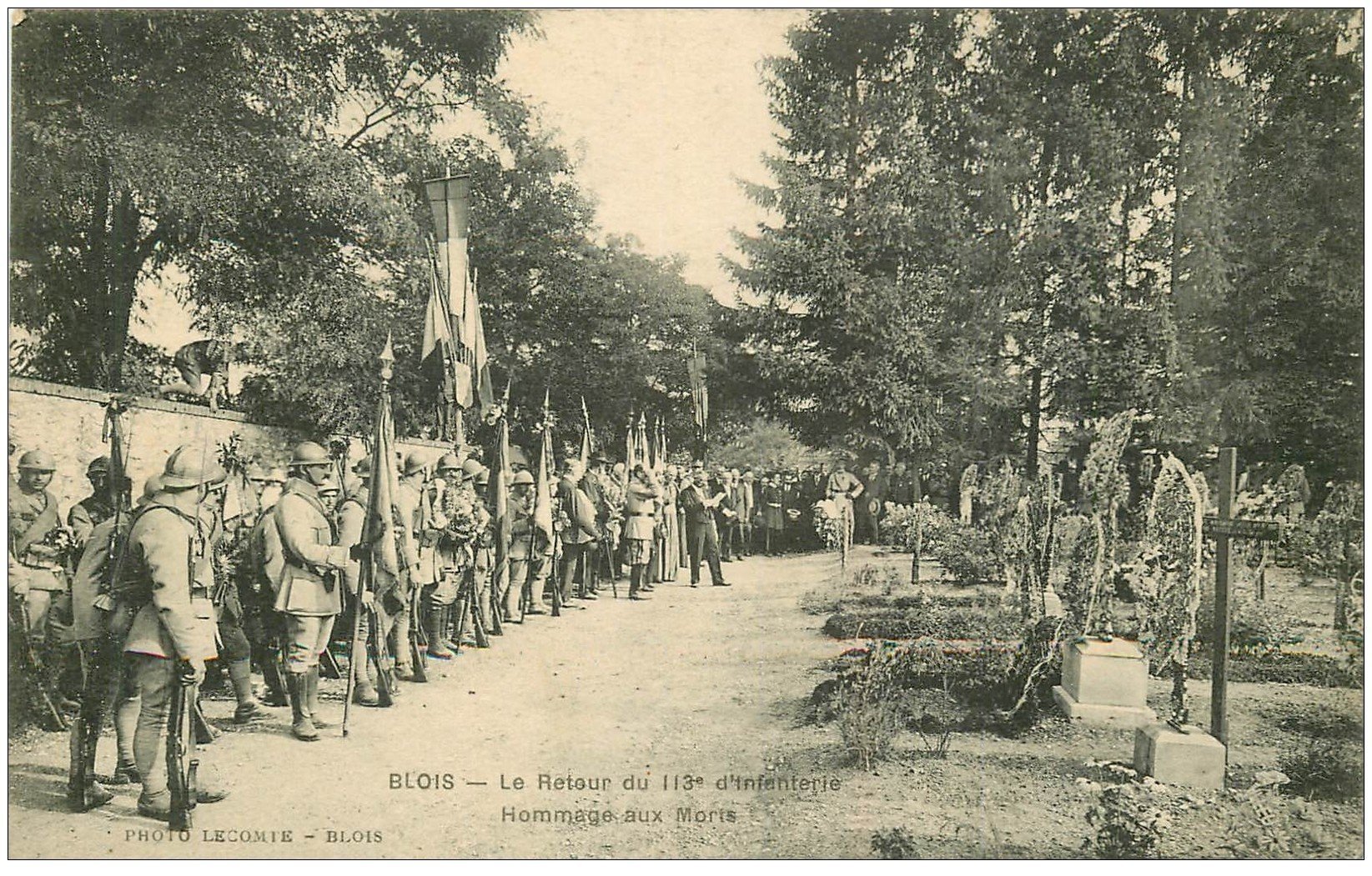 carte postale ancienne 41 BLOIS. Hommage aux Morts le retour du 113° Infanterie (bis)