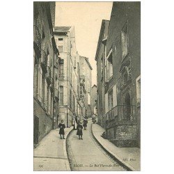 41 BLOIS. La Rue Pierre-de-Blois